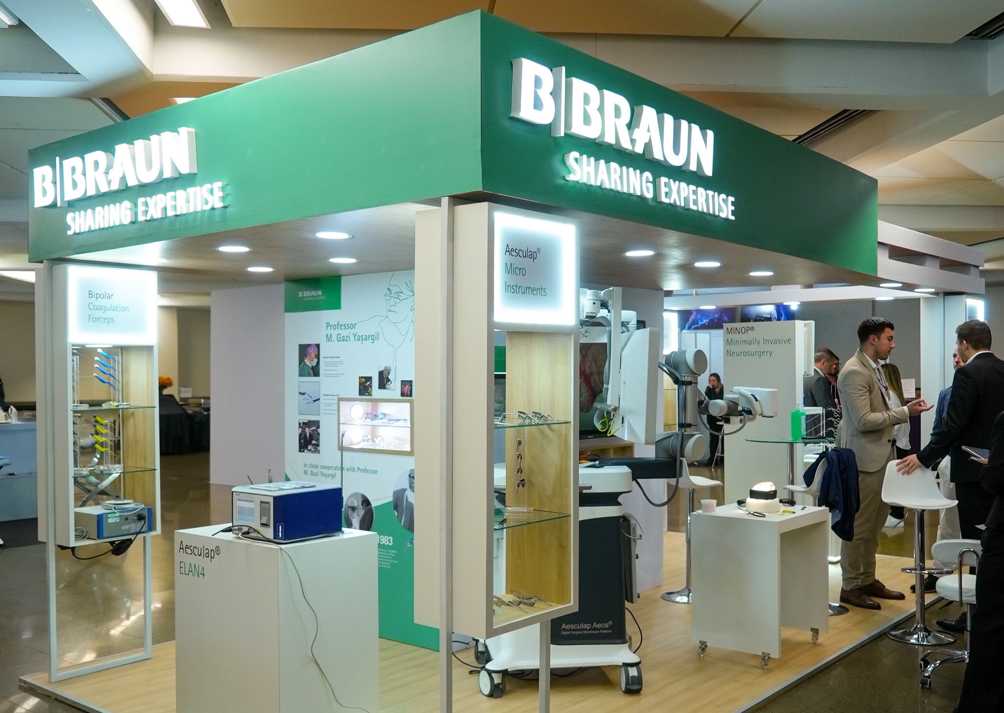 Anna Maria Braun apresenta relatório anual em conferência